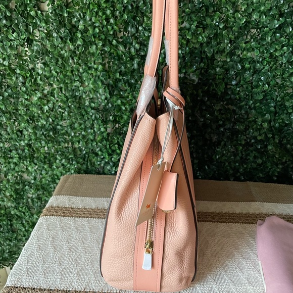 FINAL SALE- Radley London Shoulder Bag - Picture 3 of 9